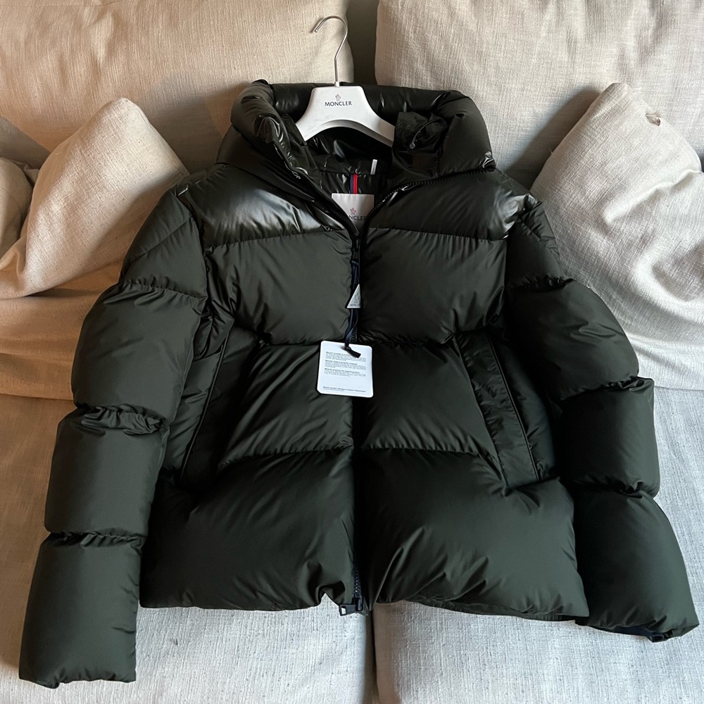 Authentic Moncler (WITH TAGS) Men’s Damavand Polyester Jacket in XL (5).